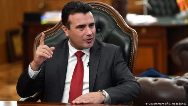 Zaev rimerr shumicën në parlament: Digjet “Besa” e pabesë! Një tjetër parti shqiptare opozitare i bashkohet koalicionit qeverisës