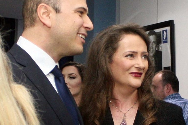 Çudira të familjes “Salbino”! Argita Berisha 1 milionë USD në llogari, në 2005 kishte vetëm 39 mijë USD bashkë me Jamarbrin, çifti edhe 900 mijë euro vila, apartamente, bodrume dhe toka Çudira të familjes “Salbino”! Argita Berisha 1 milionë USD në llogari, në 2005 kishte vetëm 39 mijë USD bashkë me Jamarbrin, çifti edhe 900 mijë euro vila, apartamente, bodrume dhe toka