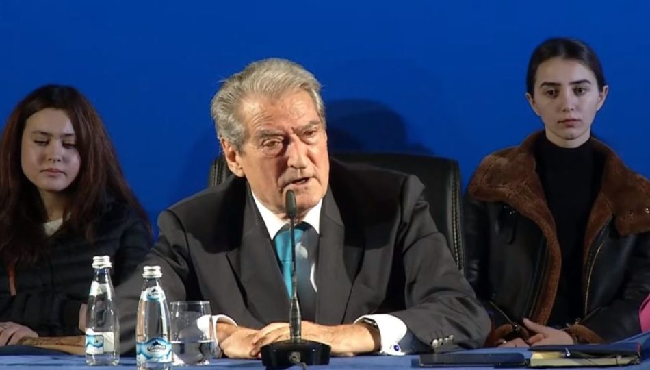 “Feja, fija e barit ku Berisha kërkon shpëtim”! Fatos Tarifa: Një deklaratë e pavërtetë dhe një e dytë shumë e rrezikshme “Feja, fija e barit ku Berisha kërkon shpëtim”! Fatos Tarifa: Një deklaratë e pavërtetë dhe një e dytë shumë e rrezikshme