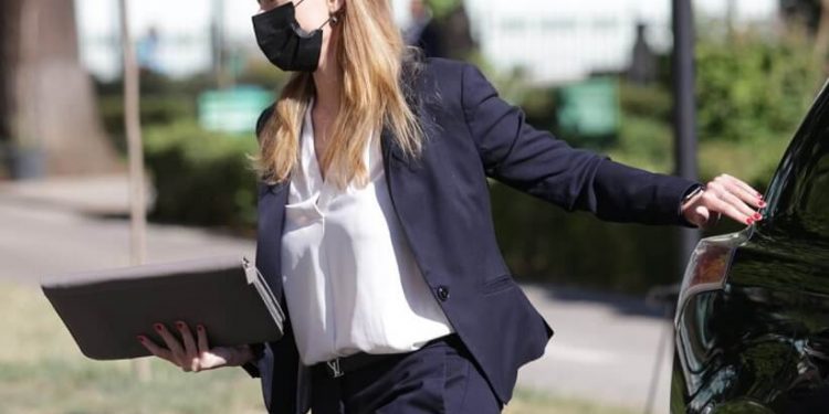 O ty të pastë Kryeministri o Bora! Ty e shoqet tuaja!