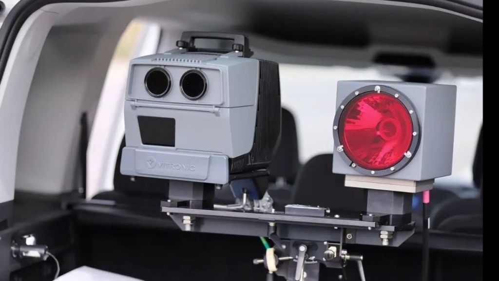 “Makina inteligjente” që nuk fal shoferët: Po vijnë 10 të tjera më të sofistikuara, çfarë shkeljesh do kapin “Makina inteligjente” që nuk fal shoferët: Po vijnë 10 të tjera më të sofistikuara, çfarë shkeljesh do kapin