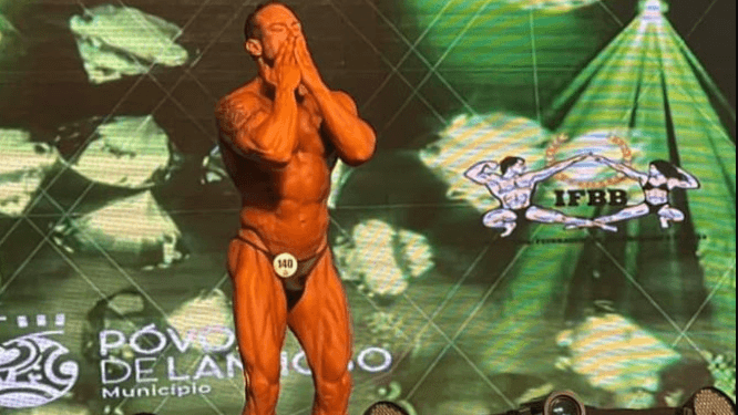 Diplomati triumfon në Bodybuilding, sjell në Shqipëri medaljen e artë. Marin Meksi mahnit edhe në Botëror Diplomati triumfon në Bodybuilding, sjell në Shqipëri medaljen e artë. Marin Meksi mahnit edhe në Botëror