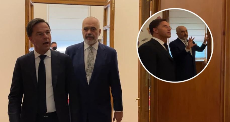VIDEO/ “E mahnitshme”! Rama i tregon homologut holandez zyrën: Si i kthej vizatimet në letër murale VIDEO/ “E mahnitshme”! Rama i tregon homologut holandez zyrën: Si i kthej vizatimet në letër murale