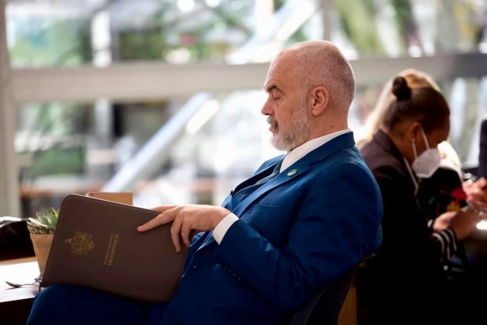 Edi Rama flet për gazetën greke: Nga miqësia me Erdogan, tek tensionet në Ballkan dhe konflikti për detin Edi Rama flet për gazetën greke: Nga miqësia me Erdogan, tek tensionet në Ballkan dhe konflikti për detin