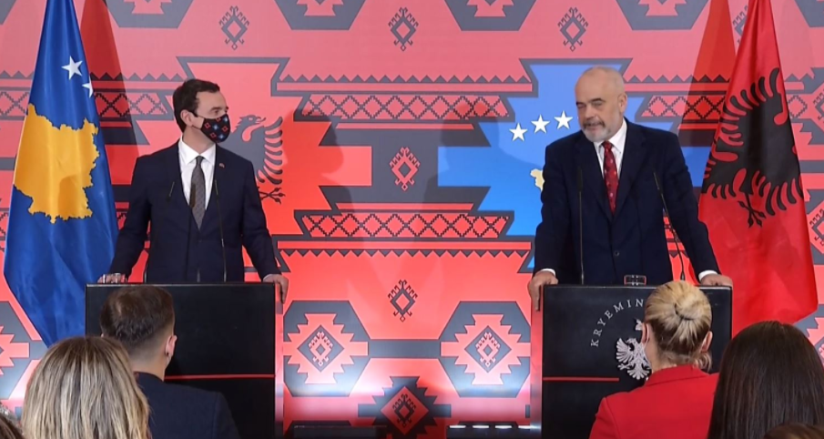 Gazetari: Albin Kurti një hipokrit i dashuruar me Edi Ramën, mendova se do ti binte të fikët nga dashuria Gazetari: Albin Kurti një hipokrit i dashuruar me Edi Ramën, mendova se do ti binte të fikët nga dashuria