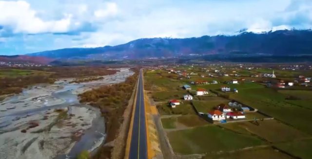 VIDEO/ Rama publikon pamjet e “Rrugës së Arbërit”: Gëzuar 29 Nëntorin! VIDEO/ Rama publikon pamjet e “Rrugës së Arbërit”: Gëzuar 29 Nëntorin!