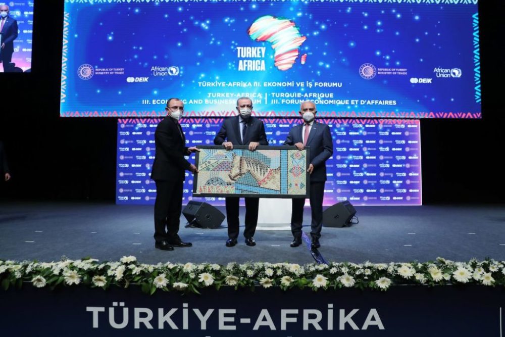Ylli i Turqisë po lind në Afrikë Ylli i Turqisë po lind në Afrikë