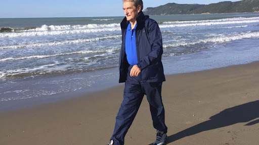 Shtëpia e Bardhë dhe plaku i zi Lalzit