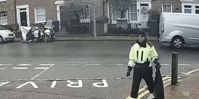 VIDEO/ Autori me maskë si e Admir Muratajt: Si u vra “mbreti” shqiptar i kokainës në Londër?! VIDEO/ Autori me maskë si e Admir Muratajt: Si u vra “mbreti” shqiptar i kokainës në Londër?!