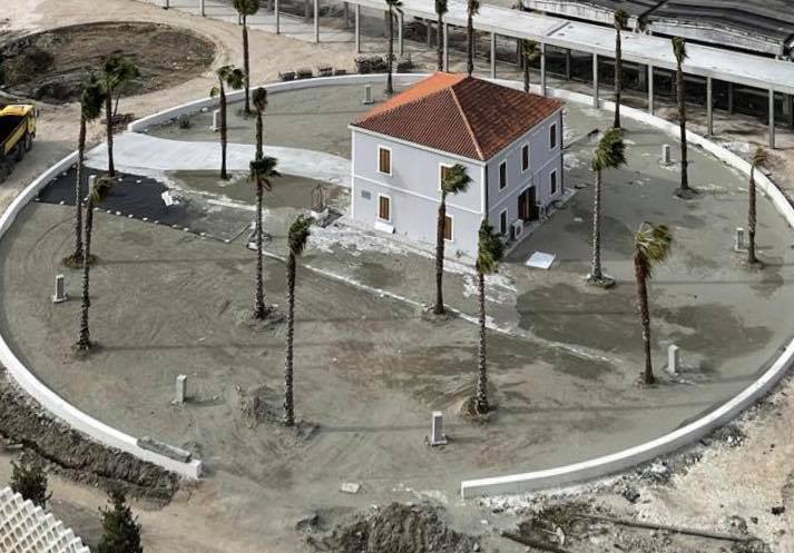 Rama poston pamjet nga Parku i Shtëpisë së Pavarësisë në Vlorë (Foto) Rama poston pamjet nga Parku i Shtëpisë së Pavarësisë në Vlorë (Foto)