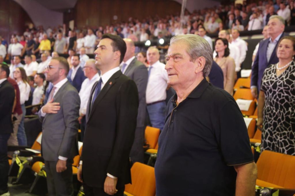 Partia Demokratike po ndryshon emrin dhe do quhet: “Vetëfundosja” Partia Demokratike po ndryshon emrin dhe do quhet: “Vetëfundosja”