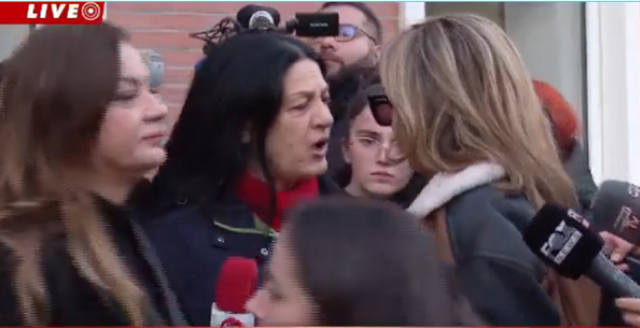 Koha është e pamëshirshme