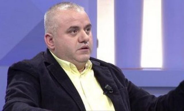 “Ujku i uritur të kafshon vëlla”, Artan Hoxha tregon përse bën sherr me kryeministrin Rama dhe Presidentin Meta: Unë mavri me bojë jam “Ujku i uritur të kafshon vëlla”, Artan Hoxha tregon përse bën sherr me kryeministrin Rama dhe Presidentin Meta: Unë mavri me bojë jam
