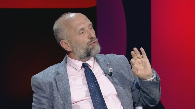 Alfred Cako bën “zbulimin” e madh: 100 mln € e fshehura që shkatërruan marrëveshjen Basha-Berisha! Ja kush do jetë kryeministër në vitin 2025 sipas planeve të ish-kryeministrit