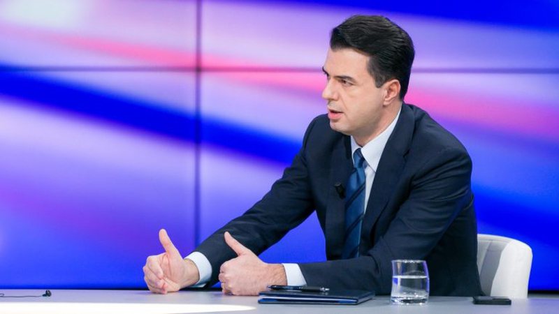 Basha rrëfehet për “zullumet” e Berishës dhe zbulon pazarin që detyroi Metën të shtynte zgjedhjet e 30 qershorit Basha rrëfehet për “zullumet” e Berishës dhe zbulon pazarin që detyroi Metën të shtynte zgjedhjet e 30 qershorit