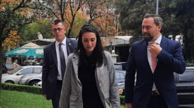 Berishës i vijnë sinjale të këqija! Prokuroria në presion nga amerikanët për arrestimin e tij: Dyshi i ambasadës vizitë blic në selinë e PD Berishës i vijnë sinjale të këqija! Prokuroria në presion nga amerikanët për arrestimin e tij: Dyshi i ambasadës vizitë blic në selinë e PD