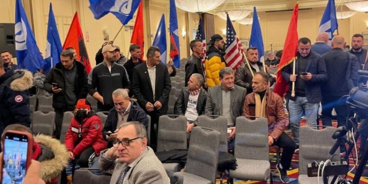 Berisha tregon “heroizmat” antiamerikane! Versioni imagjinar i sjell me një skenar të ri “patriotik”: Amerikanët donin që unë të mos futesha në Parlament! Projekti ishte që PD të shndërroheshe në aleate të PS, por unë… Berisha tregon “heroizmat” antiamerikane! Versioni imagjinar i sjell me një skenar të ri “patriotik”: Amerikanët donin që unë të mos futesha në Parlament! Projekti ishte që PD të shndërroheshe në aleate të PS, por unë…