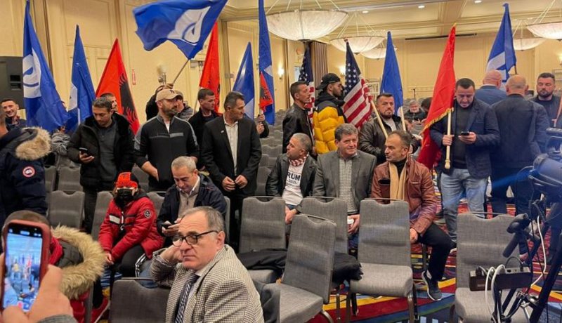 Profesori tregon se çfarë ndodhi në të vërtet në “Foltoren” e Sali Berishës me demokratët në SHBA: Mblodhi picamenë e kamarierë! Presidenti i Vatrës s’mbledh 5 vetë në kafe Profesori tregon se çfarë ndodhi në të vërtet në “Foltoren” e Sali Berishës me demokratët në SHBA: Mblodhi picamenë e kamarierë! Presidenti i Vatrës s’mbledh 5 vetë në kafe