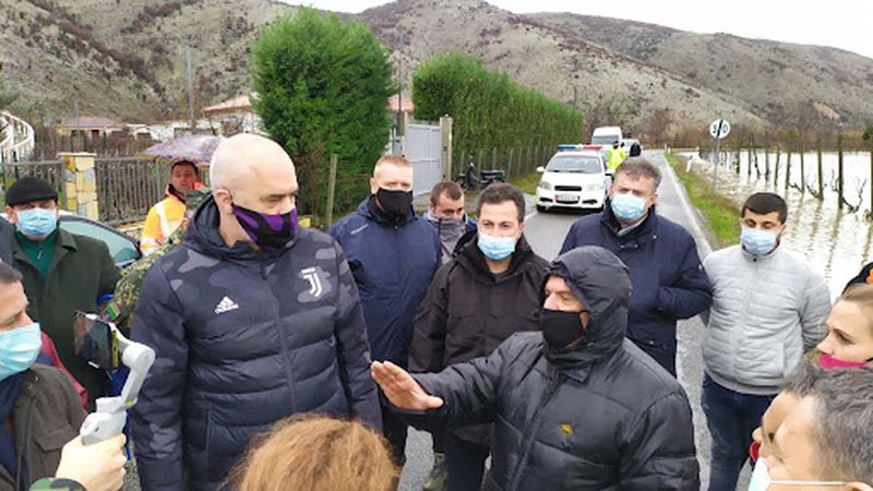 Situata nga reshjet: Rama deklaron se ekipet janë në gatishmëri, gjithçka nën kontroll! Situata nga reshjet: Rama deklaron se ekipet janë në gatishmëri, gjithçka nën kontroll!