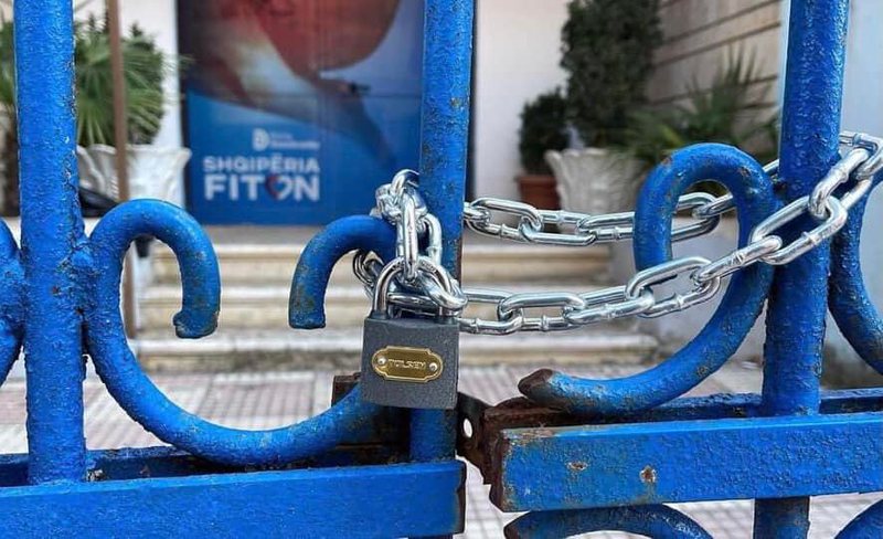 Qetësia para stuhisë në Selinë Blu: Të hënën Basha ratifikon përjashtimin e Berishës dhe zëvendëson të larguarit, Berisha mban protestë