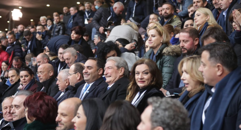 Sali Berisha bën publik planin që ka përgatitur për goditjen e radhës ndaj Lulzim Bashës, i jep gjithashtu postin e rëndësishëm Albana Vokshit Sali Berisha bën publik planin që ka përgatitur për goditjen e radhës ndaj Lulzim Bashës, i jep gjithashtu postin e rëndësishëm Albana Vokshit