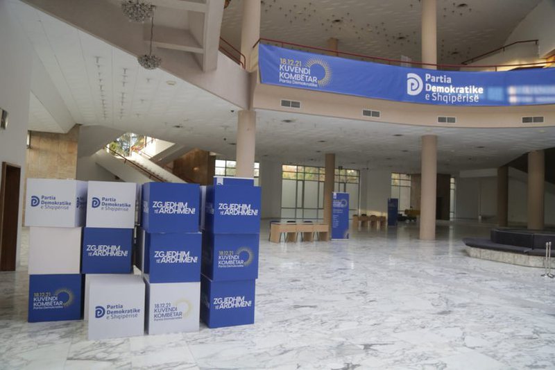 Sot beteja finale Basha-Berisha! Kreu i PD zëvendëson krerët e degëve të shkarkuar dhe mobilizon bazën: Ja çfarë pritet të sjellë Kuvendi