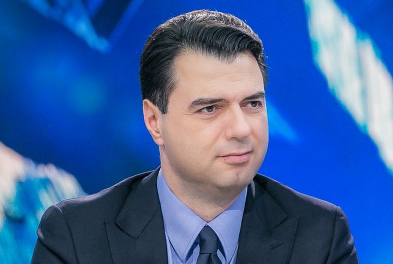 Çfarë i thanë amerikanët në takim për shpalljen non grata të Berishës? Ja si përgjigjet Basha: Ju tregoj të vetmen gjë që ka pasur në dorë PD Çfarë i thanë amerikanët në takim për shpalljen non grata të Berishës? Ja si përgjigjet Basha: Ju tregoj të vetmen gjë që ka pasur në dorë PD