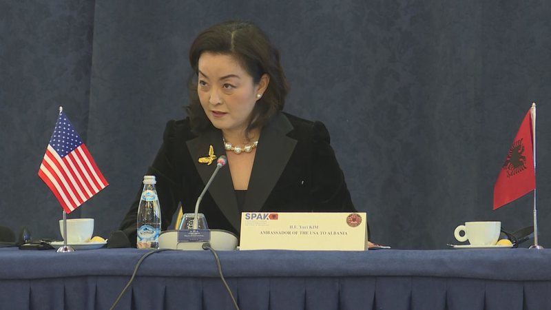 SHBA paralajmëron reprezalje, sjell në Ballkan të dërguar special për luftën antikorrupsion, Yuri Kim mesazh politikanëve shqiptarë SHBA paralajmëron reprezalje, sjell në Ballkan të dërguar special për luftën antikorrupsion, Yuri Kim mesazh politikanëve shqiptarë