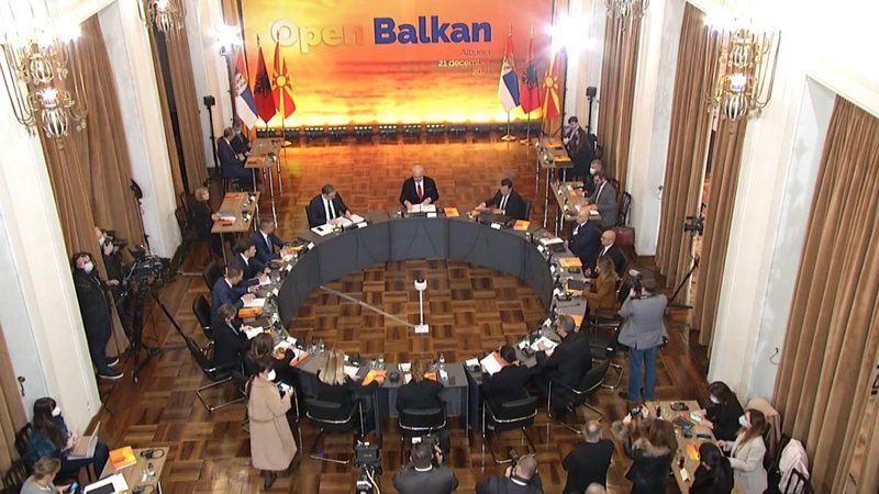 BE mbështet “Ballkanin e Hapur”: Komisionioneri Varley thirrje Kosovës, Malit të Zi dhe Bosnjës që t’i bashkohen nismës