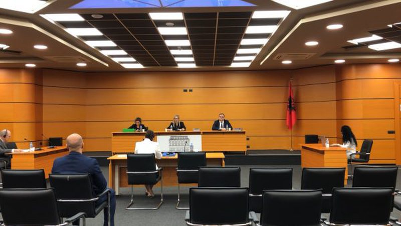 Databaza e pagave, pjesa dërrmuese e të ngelurve në veting dhe të dorëhequrve i futen botës së avokatisë, dalin të dhënat Databaza e pagave, pjesa dërrmuese e të ngelurve në veting dhe të dorëhequrve i futen botës së avokatisë, dalin të dhënat