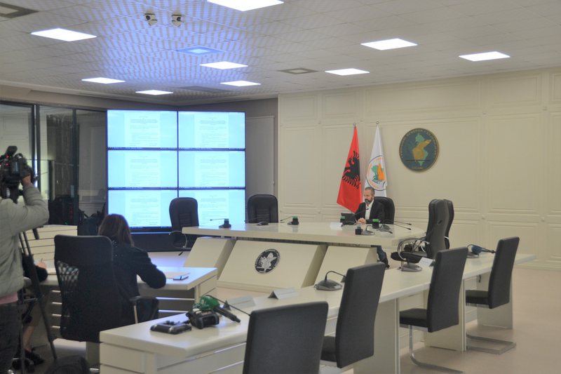 Zbardhet strategjia se si do të përjashtohet Sali Berisha nga Parlamenti, KQZ kërkon të rishikohet ligji i dekriminalizimit për të penalizuar emrat “non grata” Zbardhet strategjia se si do të përjashtohet Sali Berisha nga Parlamenti, KQZ kërkon të rishikohet ligji i dekriminalizimit për të penalizuar emrat “non grata”