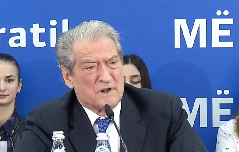 Ja dosjet në duart e SPAK që pritet të sjellin arrestimin e Berishës: PS nxjerr faktet dhe i kërkon prokurorisë të marrë të pandehur ish-kreun e PD Ja dosjet në duart e SPAK që pritet të sjellin arrestimin e Berishës: PS nxjerr faktet dhe i kërkon prokurorisë të marrë të pandehur ish-kreun e PD