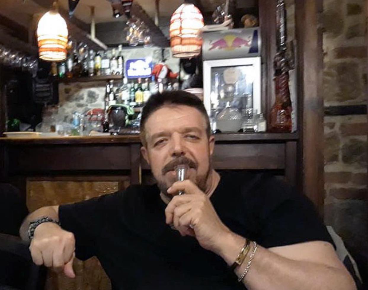 “Shkoni vishni toga, vini kravate, pastaj hajdeni ketu me gjykoni mua”, publicisti i njohur i shokuar nga ndertesa e vettingut “Shkoni vishni toga, vini kravate, pastaj hajdeni ketu me gjykoni mua”, publicisti i njohur i shokuar nga ndertesa e vettingut