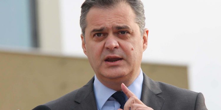 REAGIMI/ Ben Blushi: E vërteta e lajmit se marr 24 milionë lekë rrogë në muaj