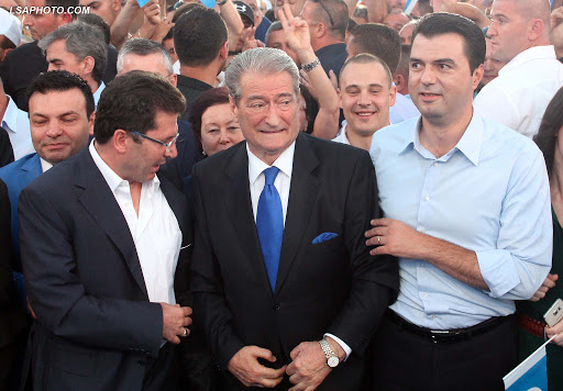 Koalicioni Berisha-Beleri fyen inteligjencën e gjithë kombit shqiptar Koalicioni Berisha-Beleri fyen inteligjencën e gjithë kombit shqiptar