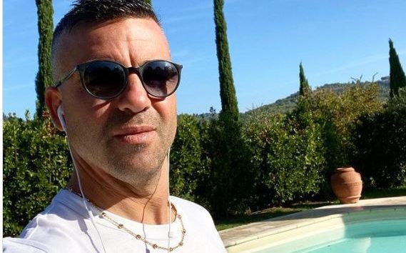 Di Natale rrëfen orët e tmerrit të grabitjes: Më duket se ishin shqiptarë, gjithçka shkoi më mirë se sa e mendova më morën vetëm orën 35 mijë euro Di Natale rrëfen orët e tmerrit të grabitjes: Më duket se ishin shqiptarë, gjithçka shkoi më mirë se sa e mendova më morën vetëm orën 35 mijë euro