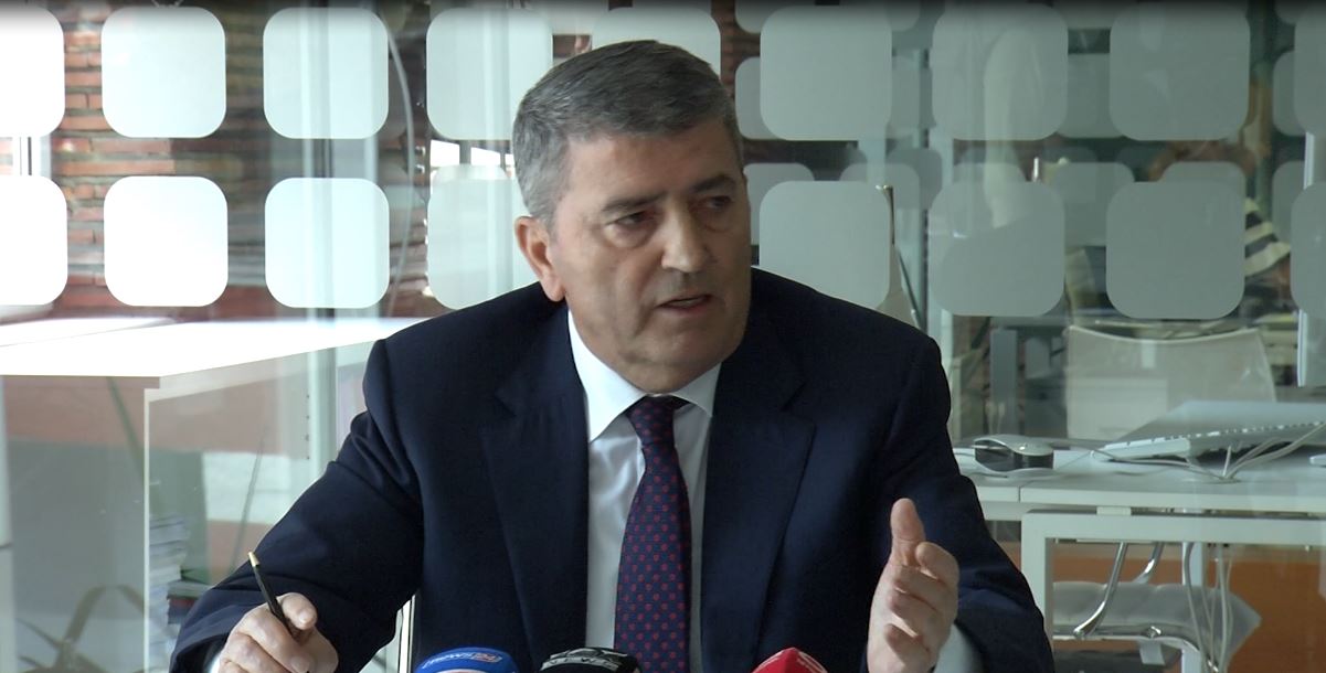 Skandali me procesin e Birra Tirana: Gjyqtarja e Bregasit bëhet edhe prokurore kundra punëtorëve Skandali me procesin e Birra Tirana: Gjyqtarja e Bregasit bëhet edhe prokurore kundra punëtorëve