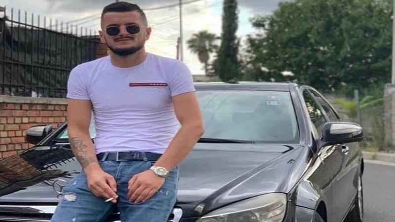 Aksident tragjik për Krishtlindje ne Lezhë! Ndërrojnë jetë 24-vjeçari me të fejuarën e vëllait vetëm 16 vjeç Aksident tragjik për Krishtlindje ne Lezhë! Ndërrojnë jetë 24-vjeçari me të fejuarën e vëllait vetëm 16 vjeç