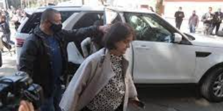 Çudira të drejtësisë së llumit! Mori 2 mijë euro rryshfet për të ulur dënimin, KLGJ i ul pagën me 20% gjyqtares së Elbasanit Çudira të drejtësisë së llumit! Mori 2 mijë euro rryshfet për të ulur dënimin, KLGJ i ul pagën me 20% gjyqtares së Elbasanit