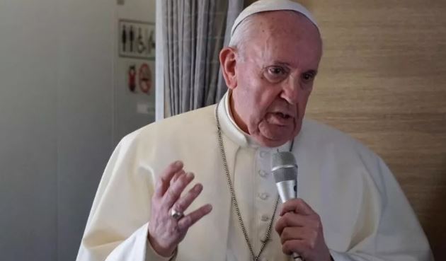 Papa Françesku e pranon: Murgeshat përdoren si “skllave s*k*i” nga priftërinjtë