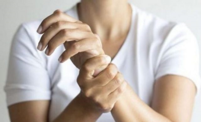 Cilat janë ushqimet që luftojnë dhimbjet e artritit reumatik Cilat janë ushqimet që luftojnë dhimbjet e artritit reumatik