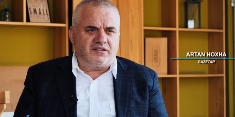 Artan Hoxha zbulon për herë të parë SMS-në që mori zyrtari i policisë një ditë para se Basha të denonconte në Parlament për “Toyota Yaris” të mbushura me lekë Artan Hoxha zbulon për herë të parë SMS-në që mori zyrtari i policisë një ditë para se Basha të denonconte në Parlament për “Toyota Yaris” të mbushura me lekë