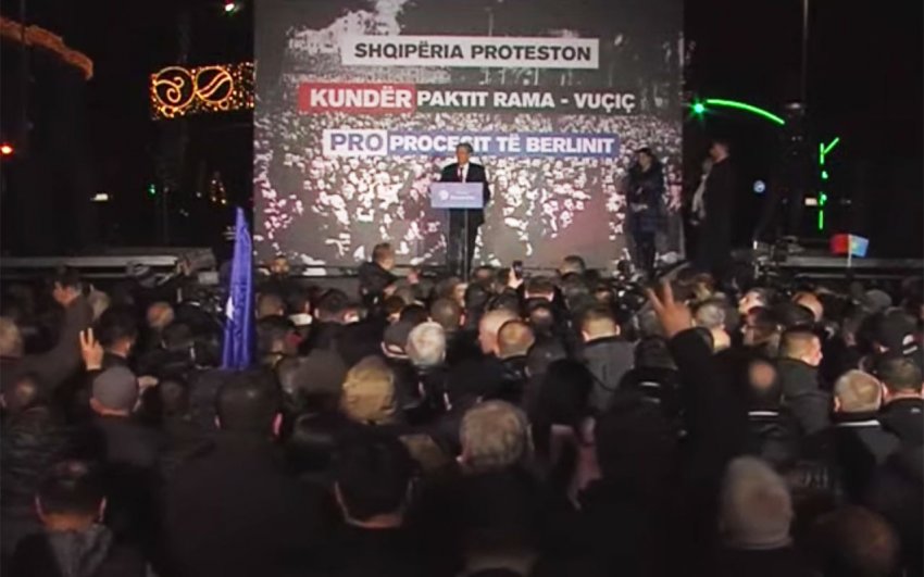 Mediat serbe “djegin” Tiranën, shihni se çfarë shkruajnë për protestën që organizoi Sali Berisha Mediat serbe “djegin” Tiranën, shihni se çfarë shkruajnë për protestën që organizoi Sali Berisha