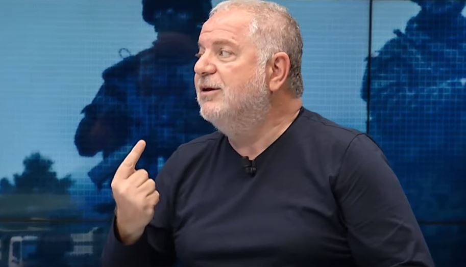 Publikimi i pagave, Baton Haxhiu: E pahijshme t’i ekspozosh rrogën dikujt që punon 15 orë/ditë Publikimi i pagave, Baton Haxhiu: E pahijshme t’i ekspozosh rrogën dikujt që punon 15 orë/ditë