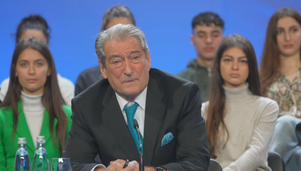 Berisha braktiset nga çdo shoqatë shqiptare në SHBA Berisha braktiset nga çdo shoqatë shqiptare në SHBA