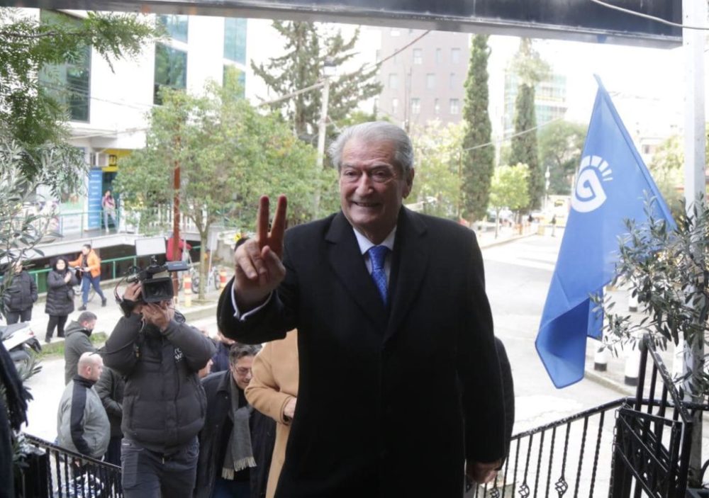 Për Sali Berishën që habitet pse u shpall non-grata edhe pse s’ka pushtet prej 8 vitesh Për Sali Berishën që habitet pse u shpall non-grata edhe pse s’ka pushtet prej 8 vitesh