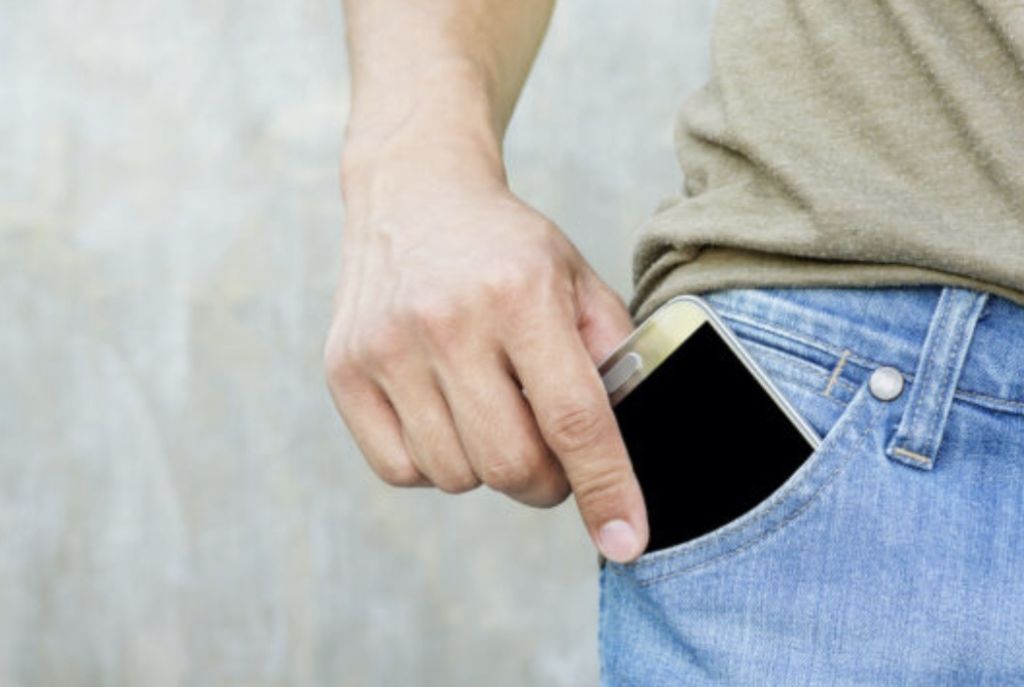 A ndikon tek pjelloria e meshkujve, rrezatimi që emetojnë celularët?