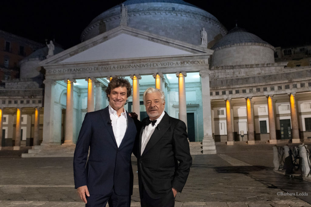 Modeli nga Italia që sfidon shëmtinë e emisioneve “Zombi” të darkës Modeli nga Italia që sfidon shëmtinë e emisioneve “Zombi” të darkës