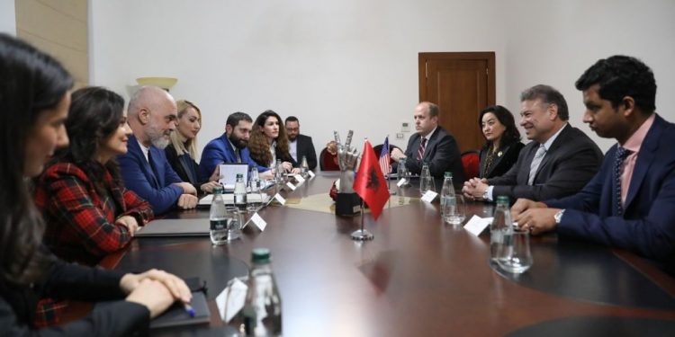 O njerëz, dëgjuat çfarë tha SHBA?! O njerëz, dëgjuat çfarë tha SHBA?!