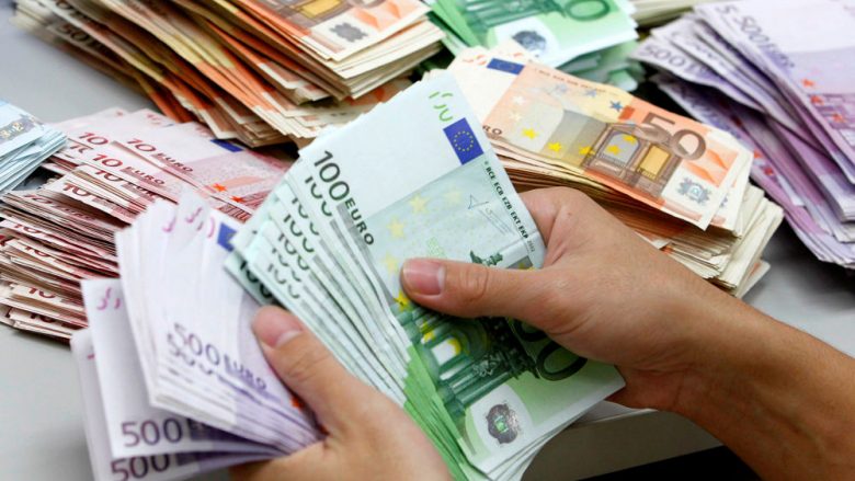 Euro zbriti në 2021 në nivelin më të ulët historik në vend, rekordi minimal historik ishte… Euro zbriti në 2021 në nivelin më të ulët historik në vend, rekordi minimal historik ishte…